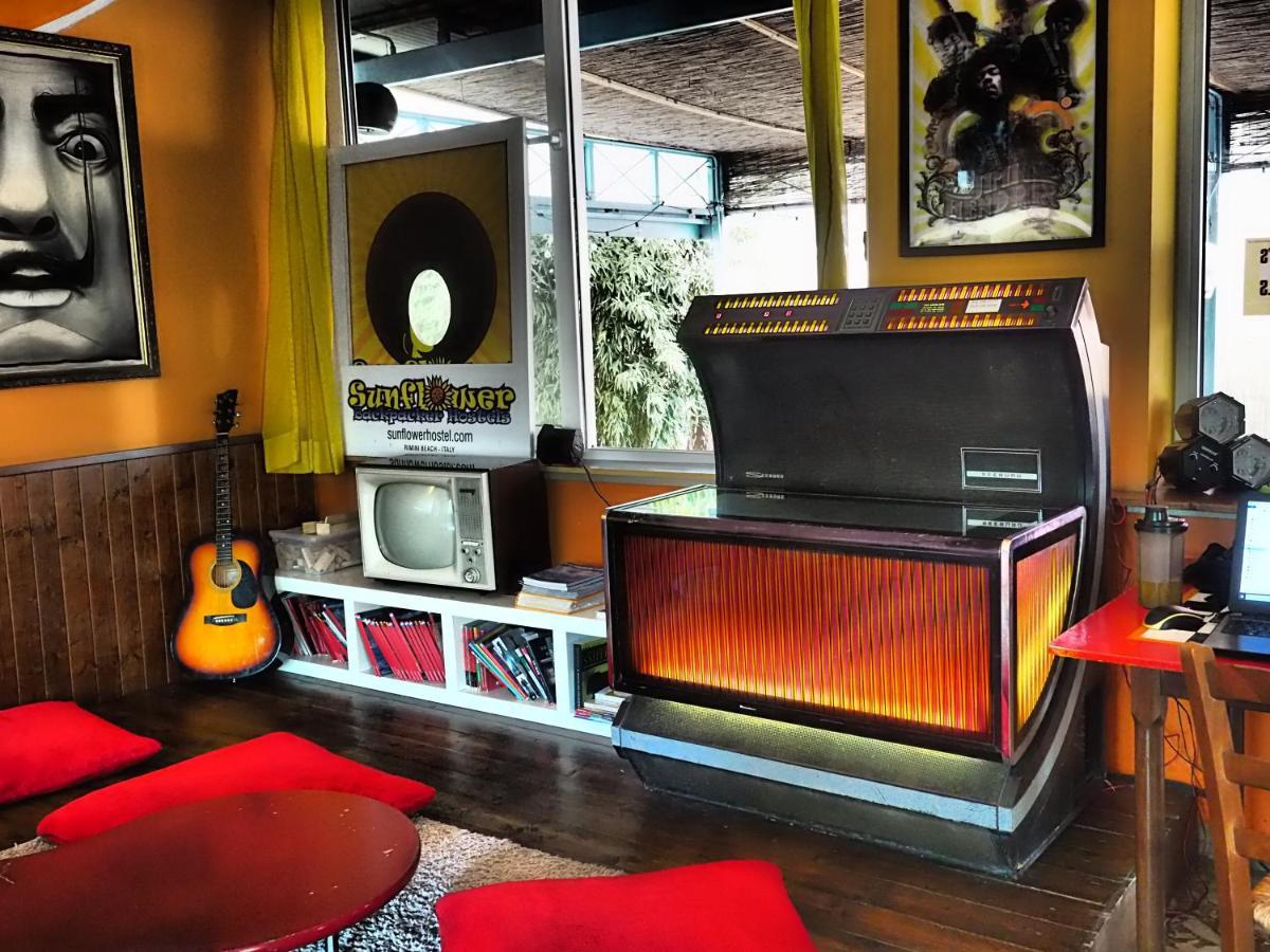 Sunflower Beach Backpacker Hostel & Bar Rimini Luaran gambar