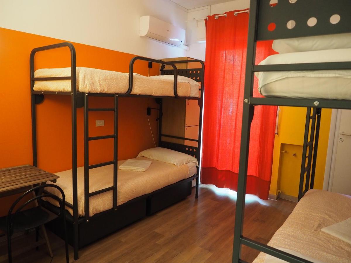 Sunflower Beach Backpacker Hostel & Bar Rimini Luaran gambar