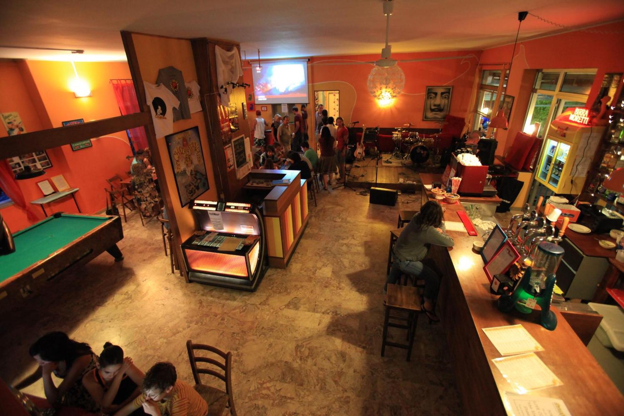 Sunflower Beach Backpacker Hostel & Bar Rimini Luaran gambar