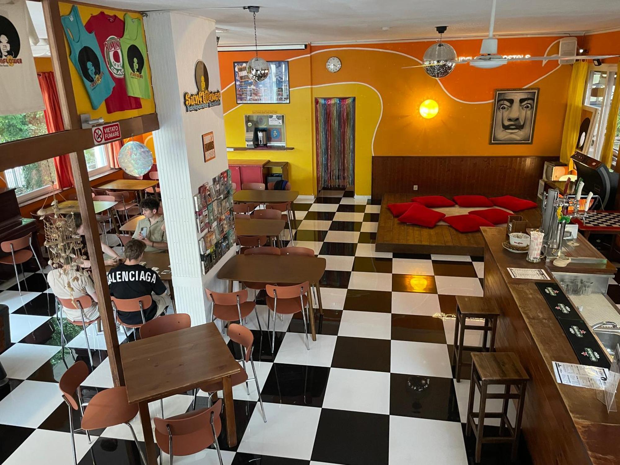 Sunflower Beach Backpacker Hostel & Bar Rimini Luaran gambar