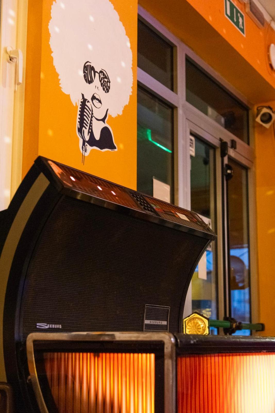 Sunflower Beach Backpacker Hostel & Bar Rimini Luaran gambar