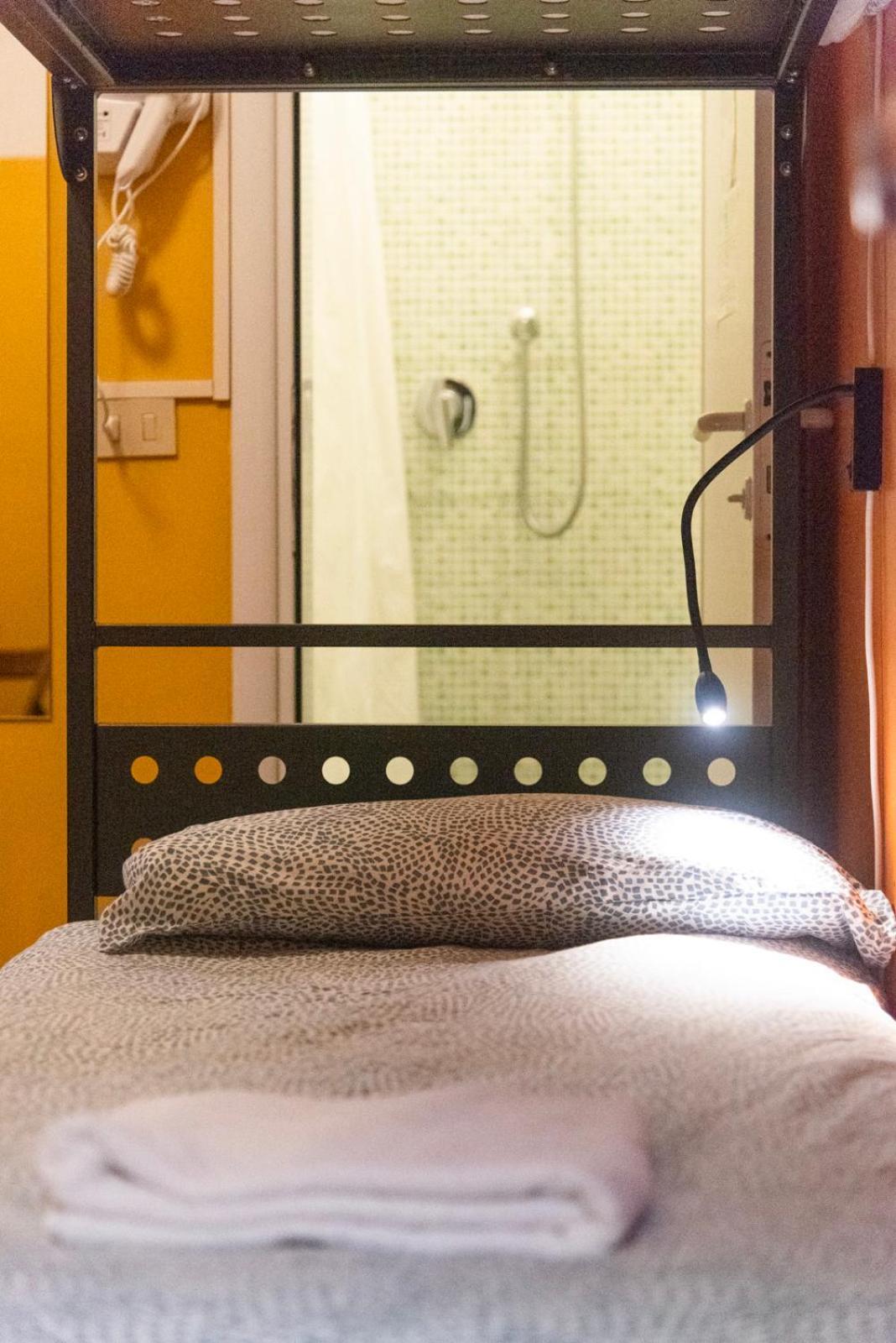 Sunflower Beach Backpacker Hostel & Bar Rimini Luaran gambar