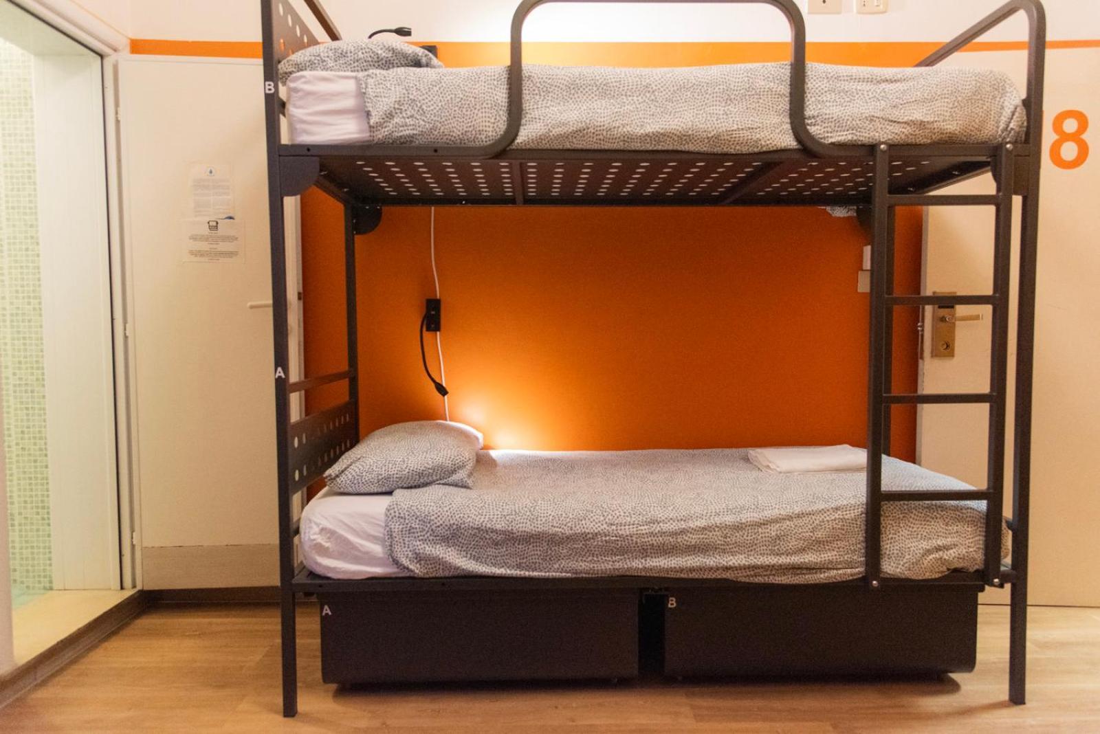 Sunflower Beach Backpacker Hostel & Bar Rimini Luaran gambar