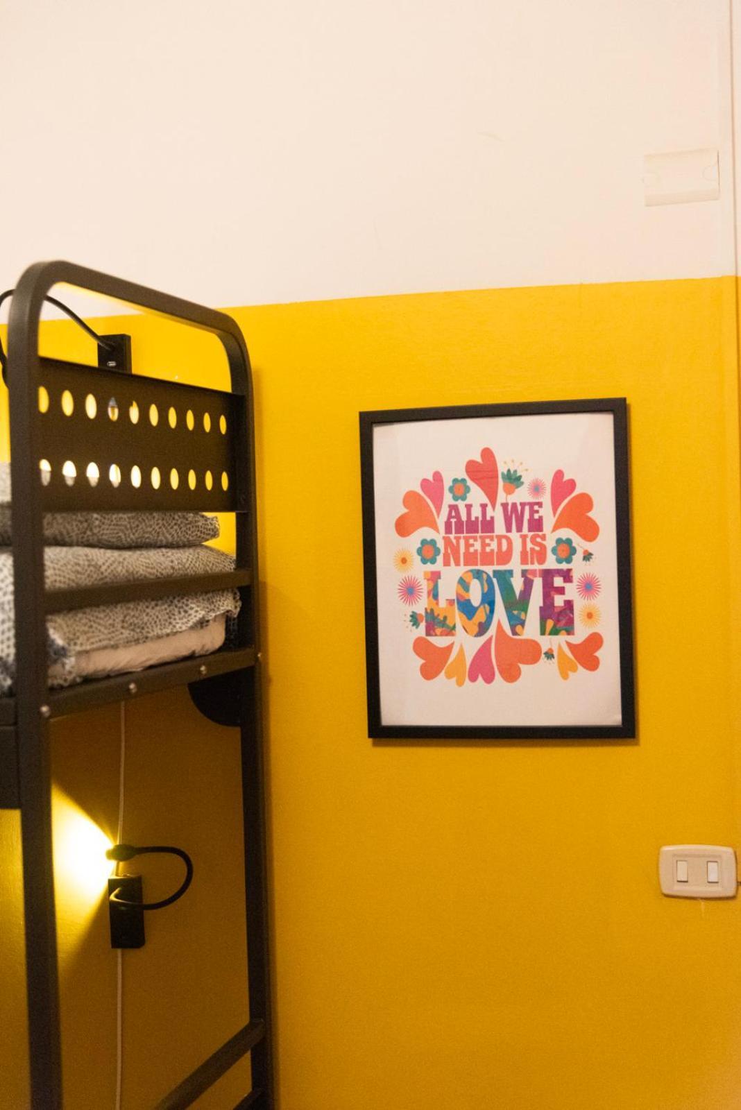 Sunflower Beach Backpacker Hostel & Bar Rimini Luaran gambar