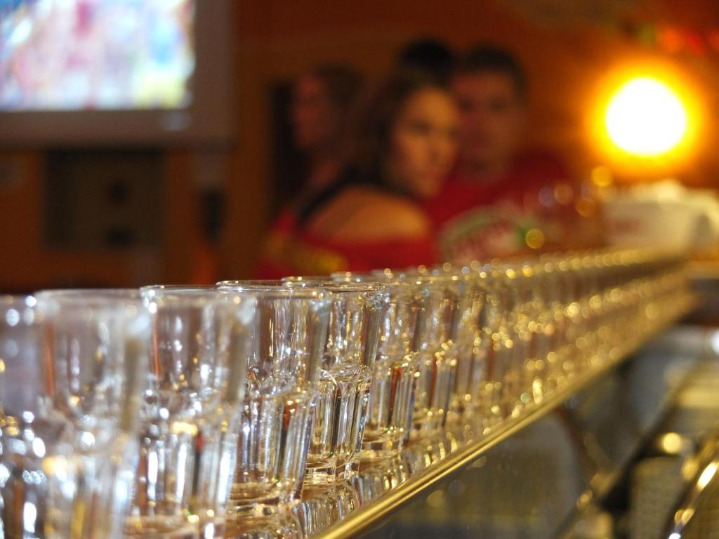 Sunflower Beach Backpacker Hostel & Bar Rimini Luaran gambar