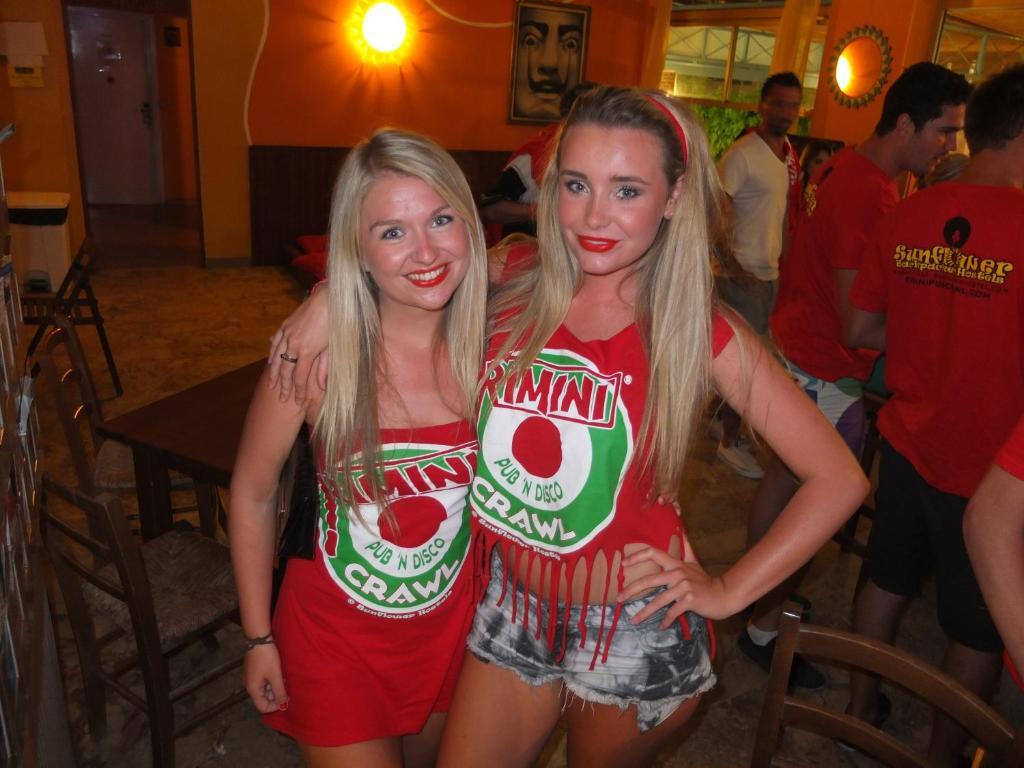 Sunflower Beach Backpacker Hostel & Bar Rimini Luaran gambar